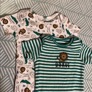 Carters set of two lion and alligator bodysuits